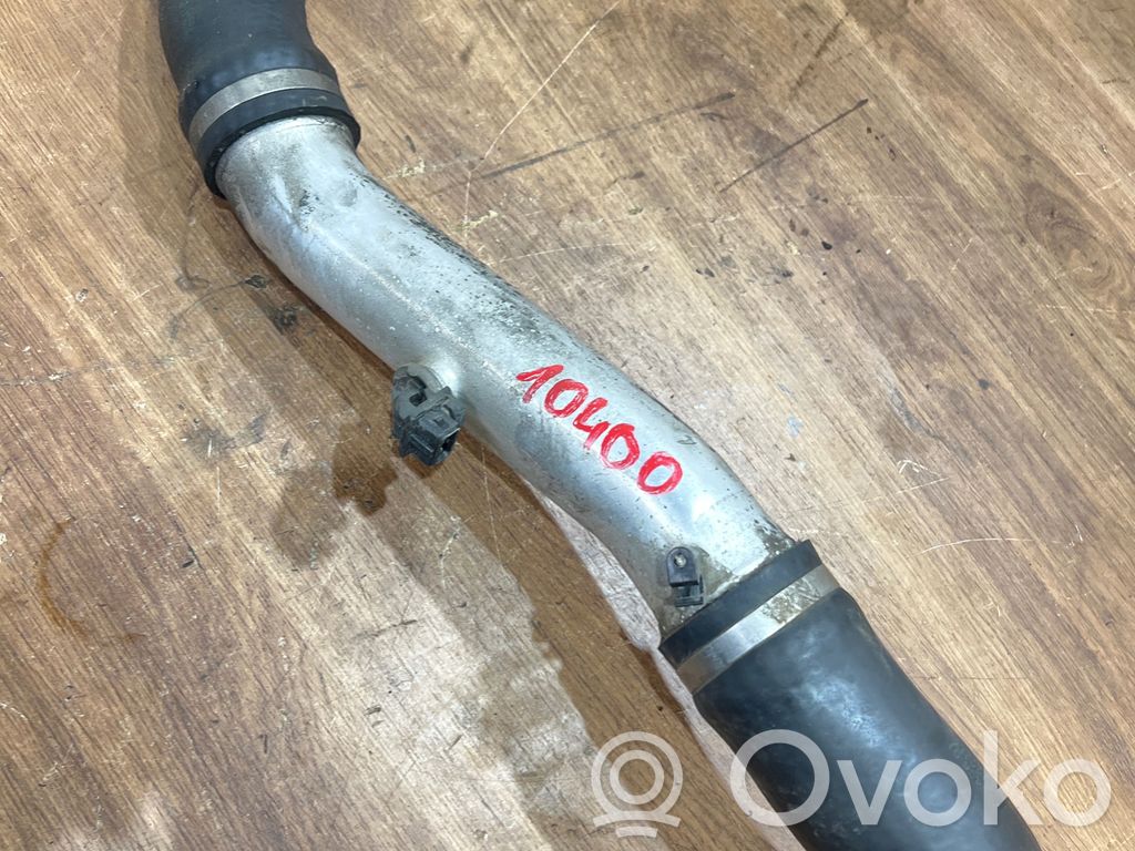BMW 7 E65 E66 Välijäähdyttimen letku 