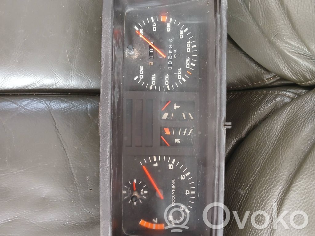 Audi 80 90 B2 Vitezometru (grup de instrumente) 