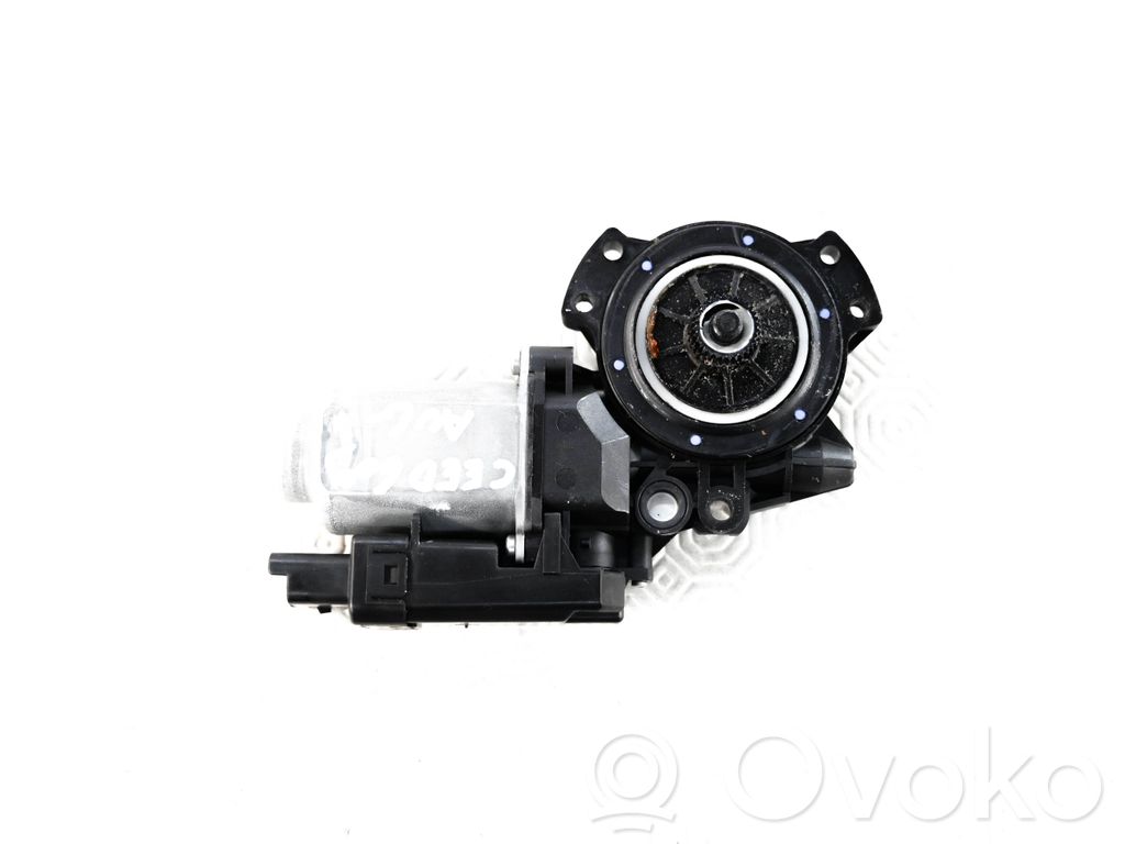 KIA Ceed Front door window regulator motor 
