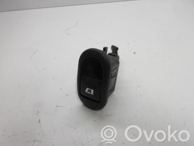 Sensor de la puerta delantera   00006554L7