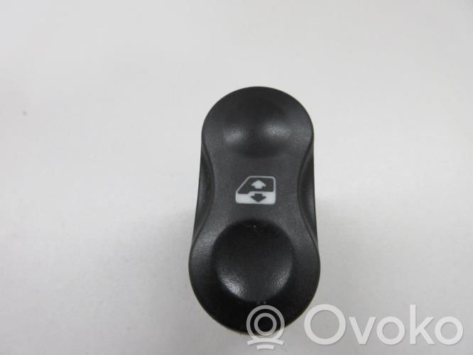 Dacia Sandero Front door sensor 