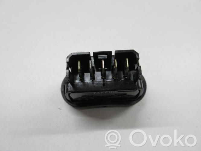 Dacia Sandero Sensor de la puerta delantera 