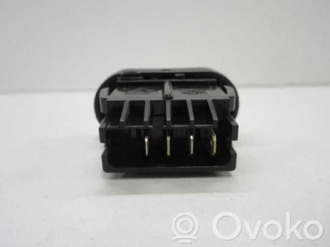 Dacia Sandero Windscreen/window heater switch 