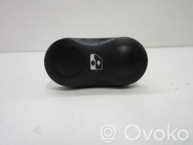 Dacia Sandero Front door sensor 