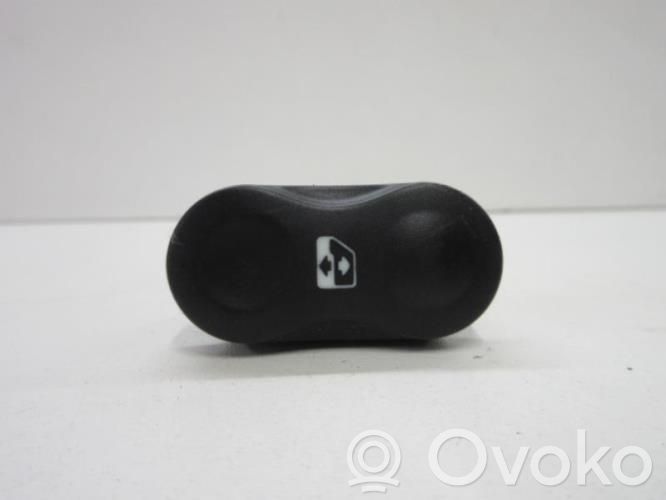Dacia Sandero Front door sensor 
