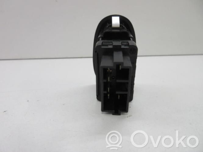 Peugeot 1007 Front door sensor 