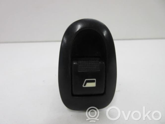 Peugeot 1007 Front door sensor 