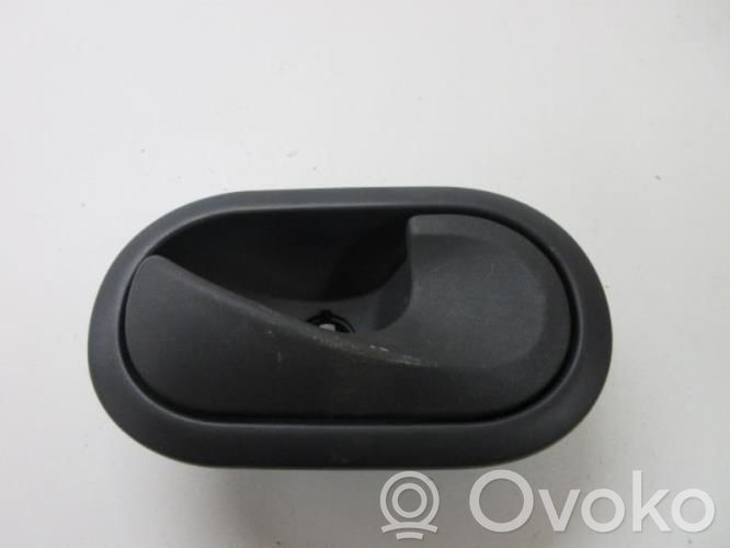Renault Clio III Manecilla interna puerta trasera 