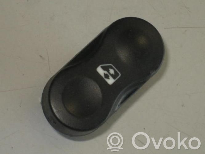 Dacia Sandero Front door sensor 