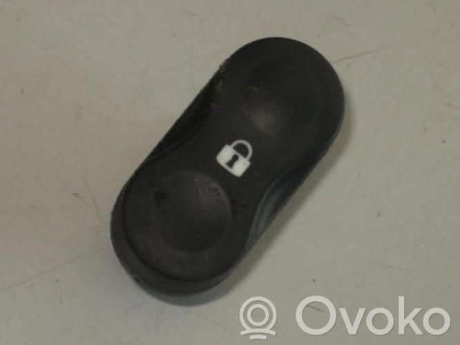 Dacia Sandero Side middle window/glass 