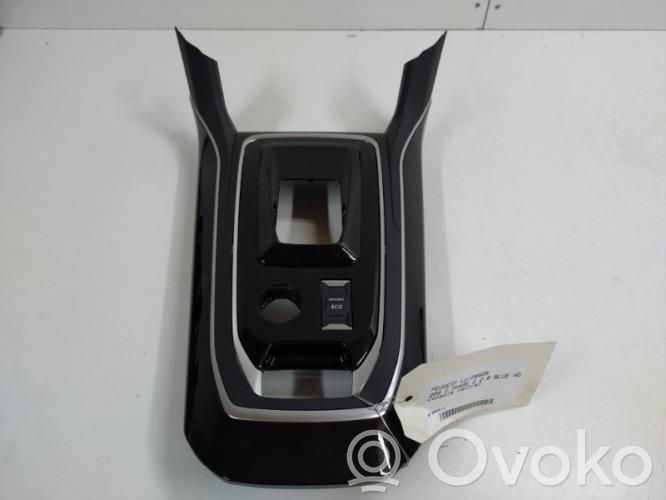 Peugeot 308 Consola central 