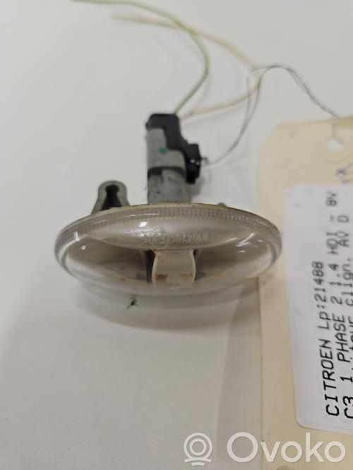 Citroen C3 Front fender indicator light 