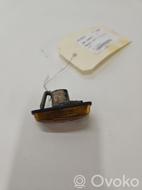 Peugeot 106 Seitenblinker 