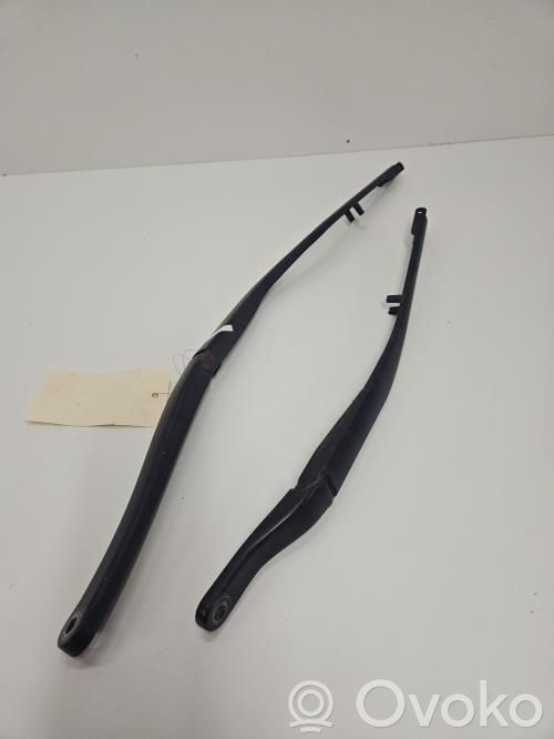 Peugeot 607 Braccio della spazzola tergicristallo anteriore 