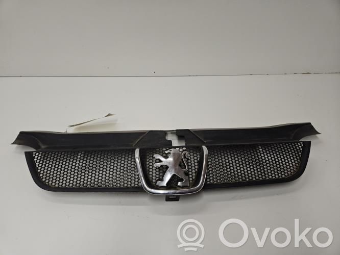 Peugeot 406 Front grill 