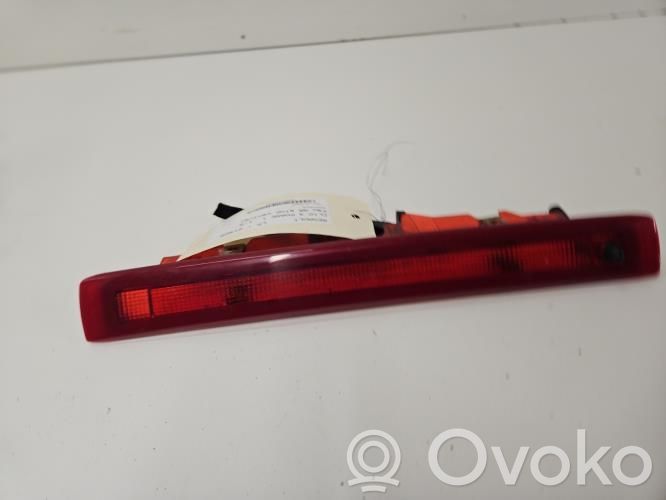 Renault Clio III Kolmas/lisäjarruvalo 