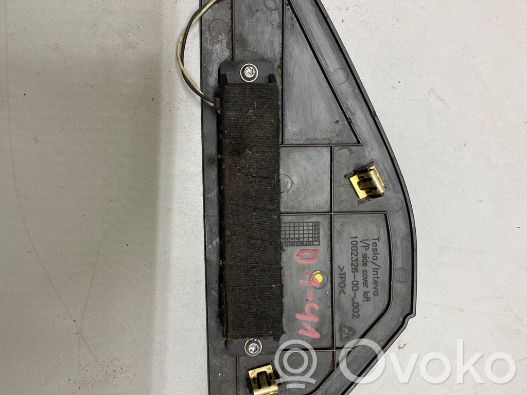 Tesla Model S Pystyantennivahvistin 