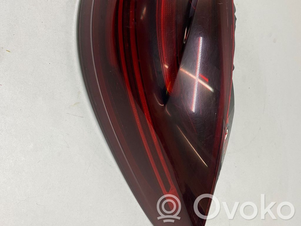 Porsche Cayenne (92A) Lampă spate în caroserie 