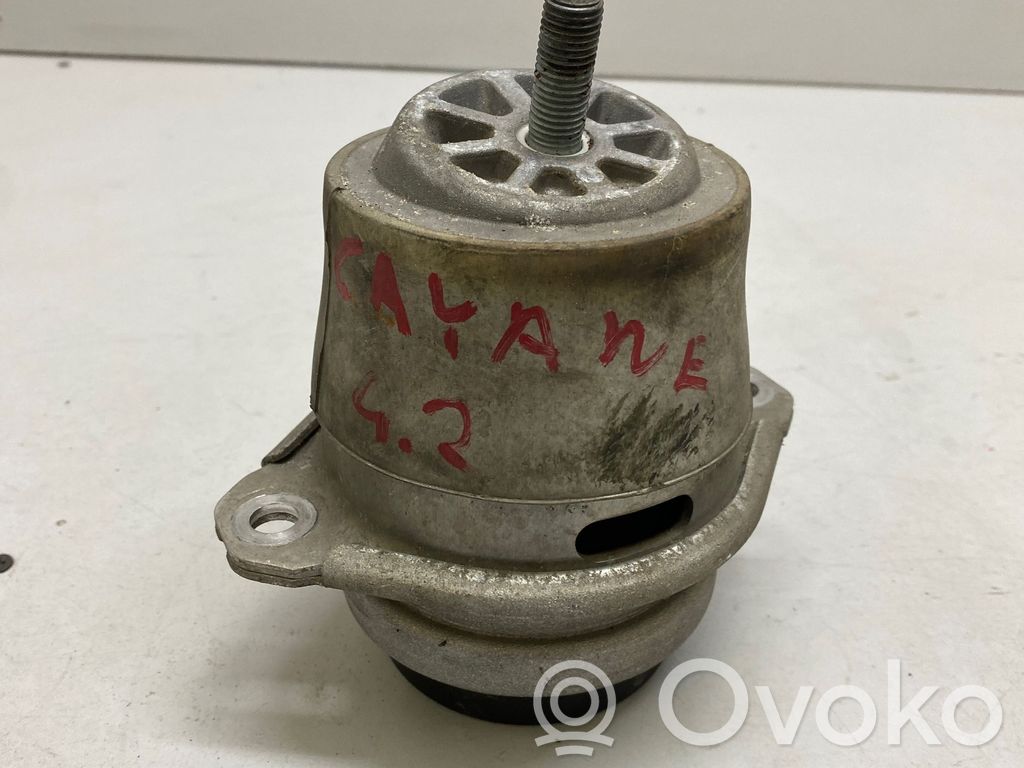 Porsche Cayenne (92A) Engine mount bracket 