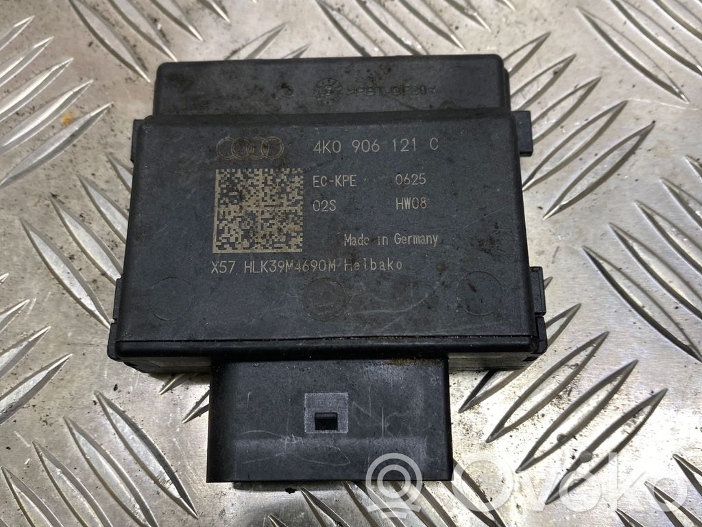 Audi A4 S4 B9 8W Fuel injection pump control unit/module 