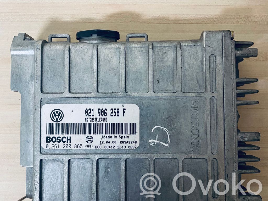 Volkswagen PASSAT B4 Unitate control motor/modul ECU 