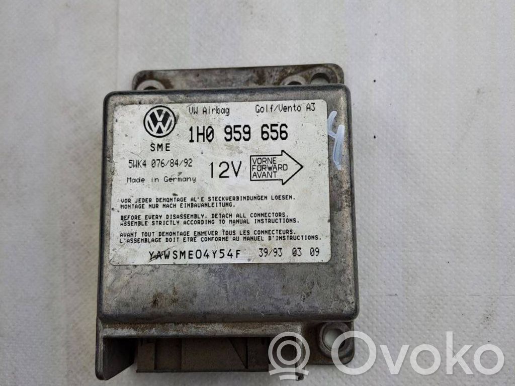 Volkswagen Golf III Airbag control unit/module 