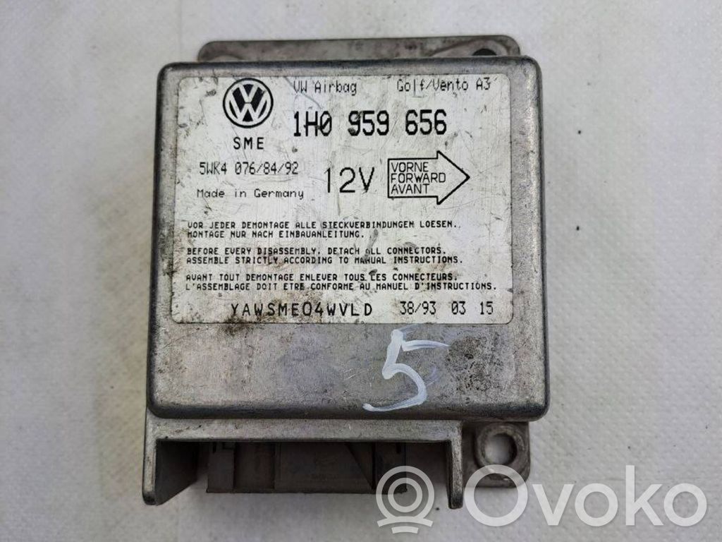 Volkswagen Golf III Airbag control unit/module 