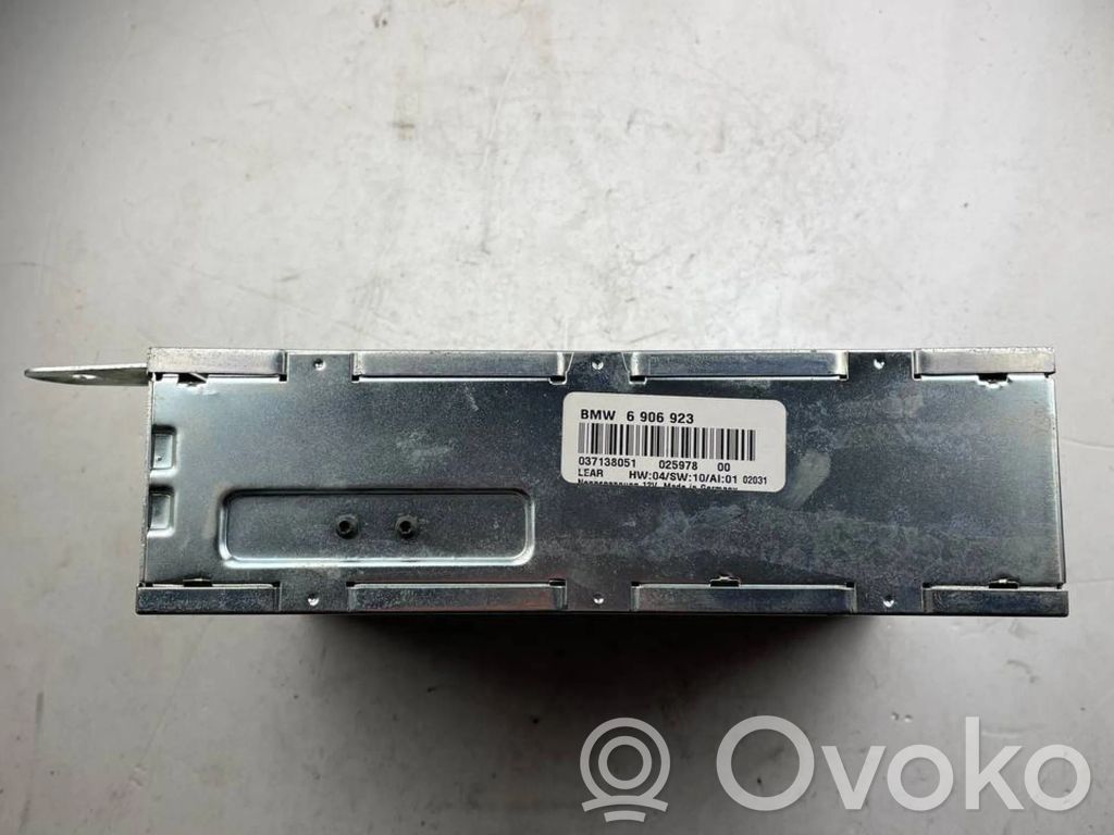 BMW 7 E38 Sound amplifier 