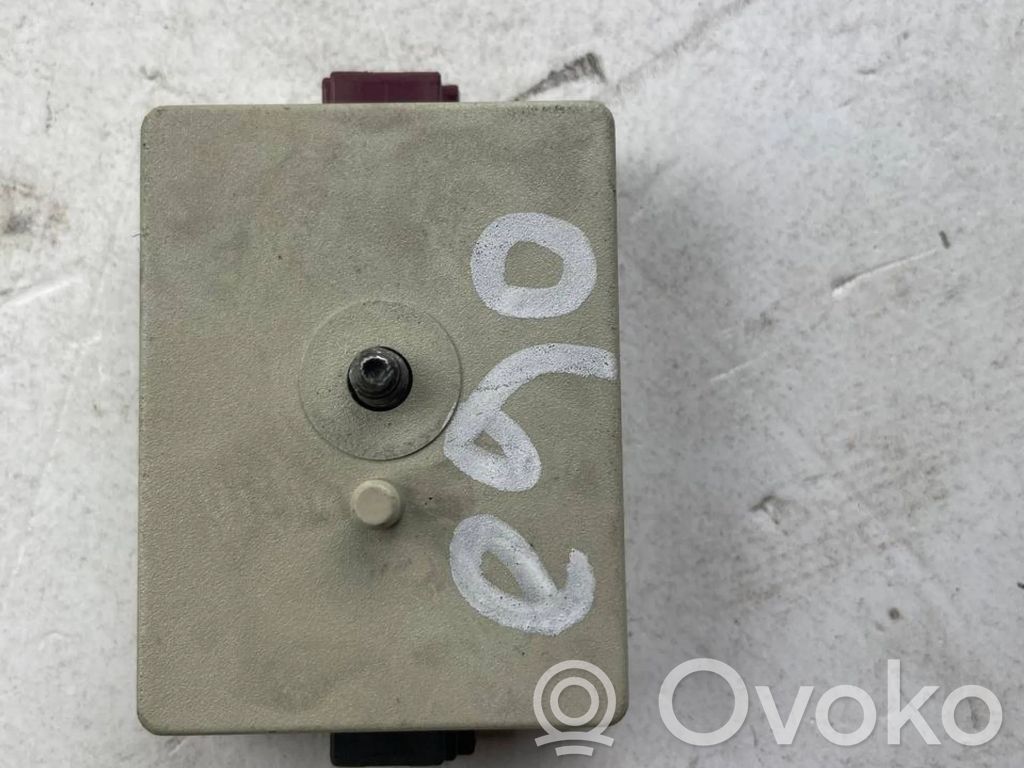 BMW 3 E90 E91 Antenos stiprintuvas 