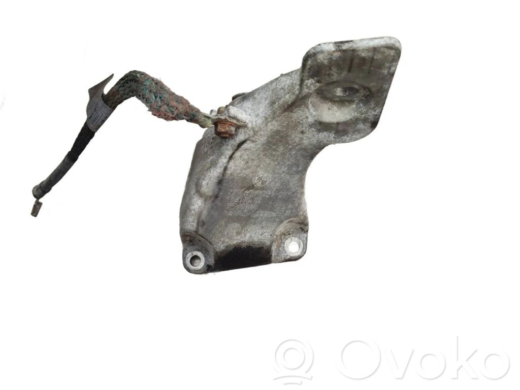 Engine mounting bracket   6777056,6906,13807410