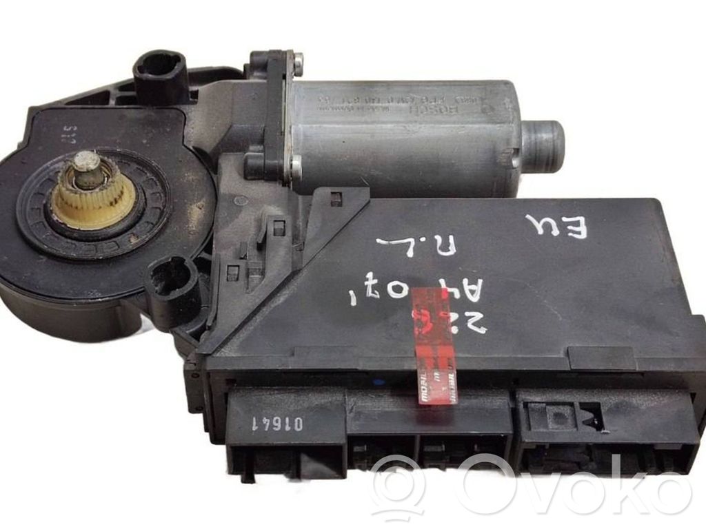 Audi A4 S4 B6 8E 8H Silnik regulatora szyby drzwi przednich 