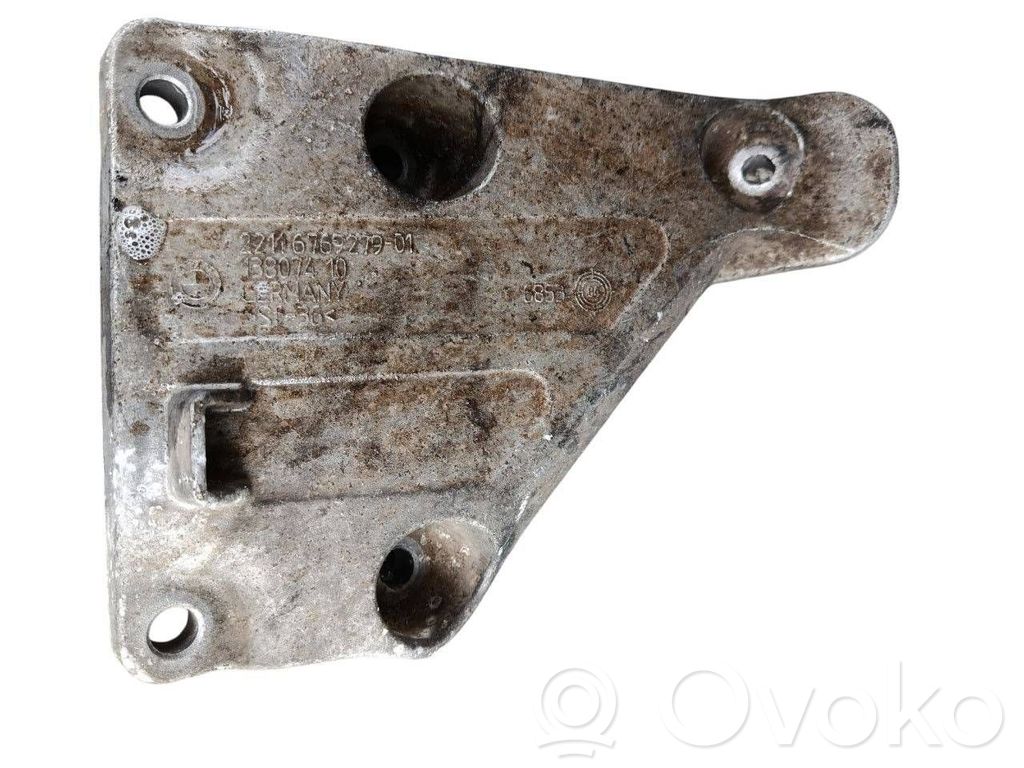 Engine mounting bracket   22116769279