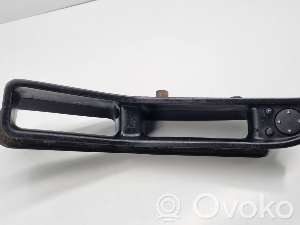 Audi 80 90 B3 Moldura del asa interna de la puerta delantera 