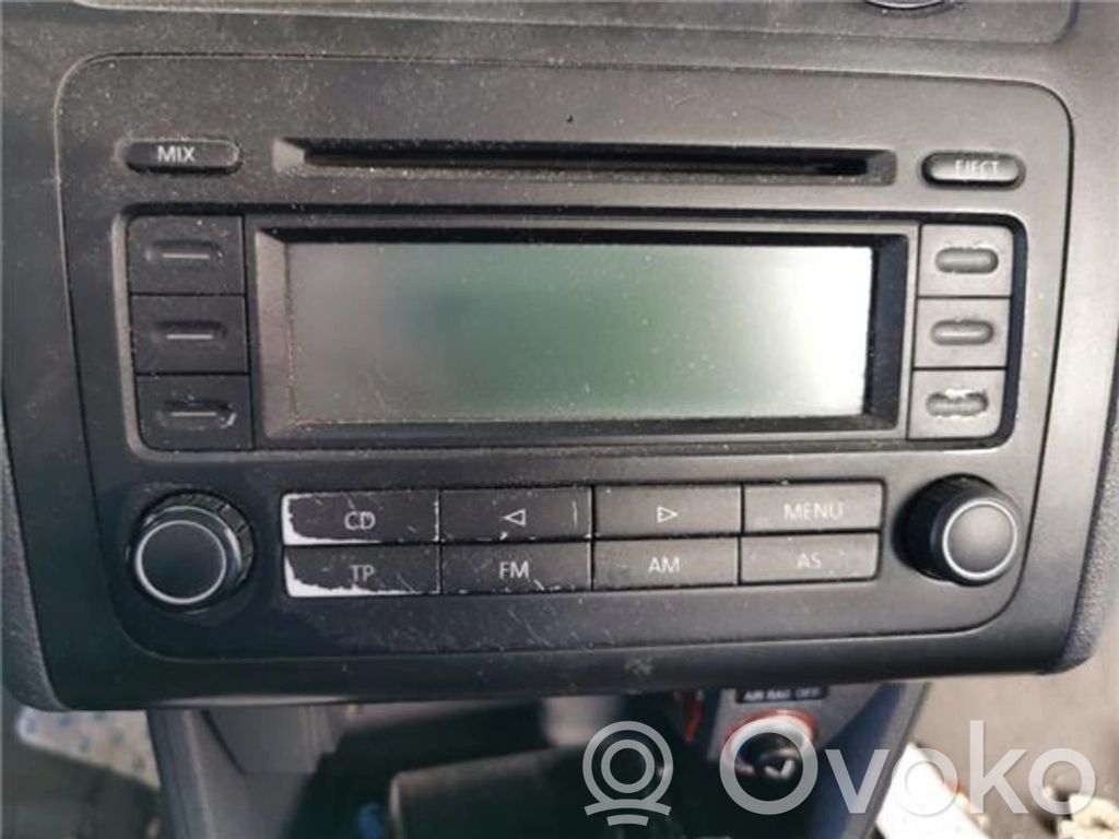Radio / CD-Player / DVD-Player / Navigation