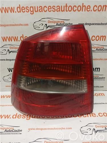 Lámpara de faros/luces traseros