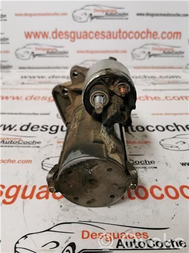 Dacia Duster Starter motor 