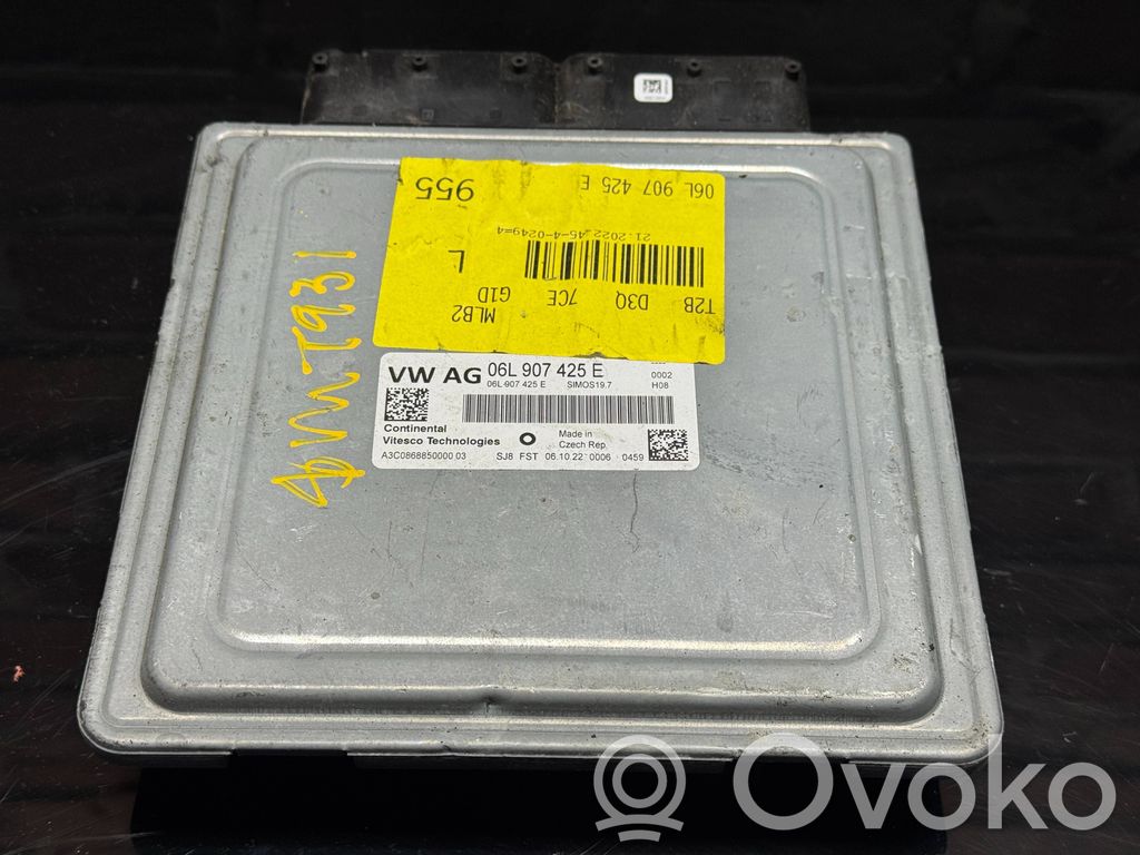 Audi A4 S4 B9 8W Engine control unit/module 