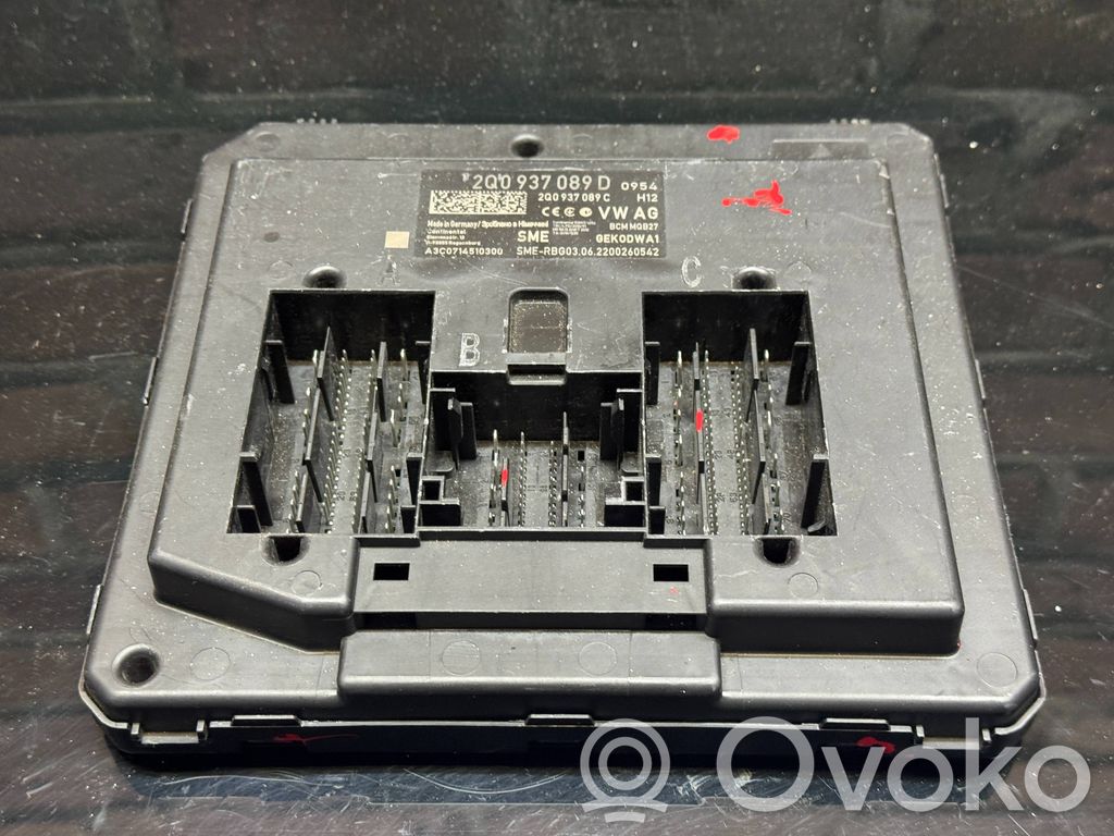 Autres unités de commande / modules   2Q0937089D