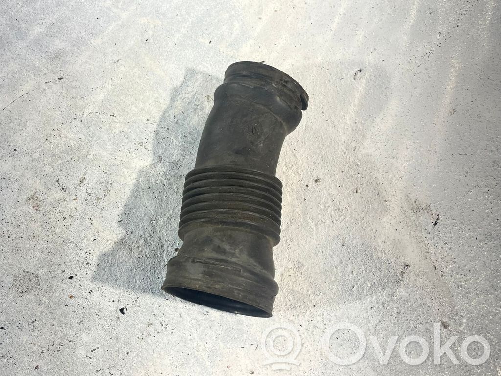 Volvo XC70 Ilmanoton kanavan osa 