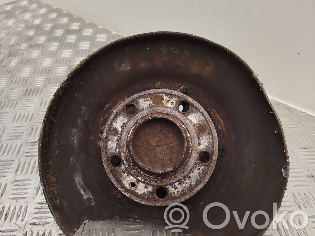 Volvo V70 Cubo de rueda trasera 