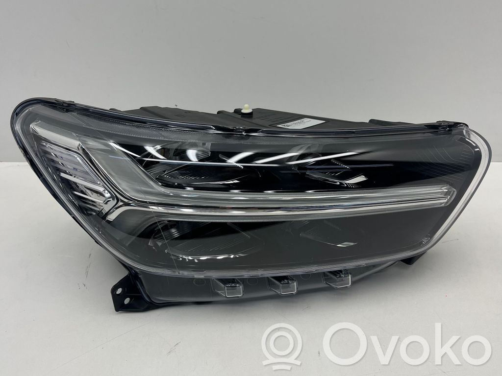 Volvo XC40 Scheinwerfer 