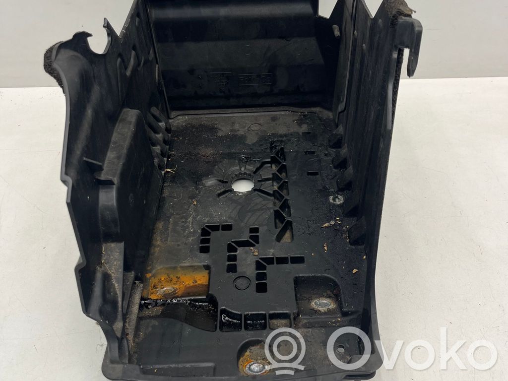 Volvo V60 Bandeja para la caja de la batería 