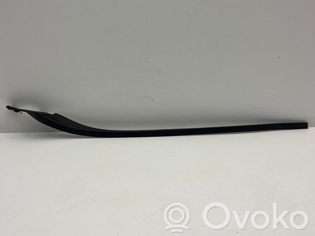 Volvo V60 Windshield trim 