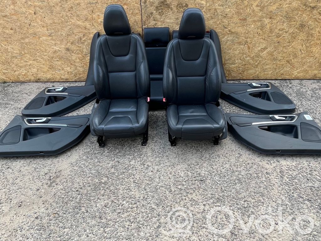 Volvo V60 Tapicerka / Komplet 