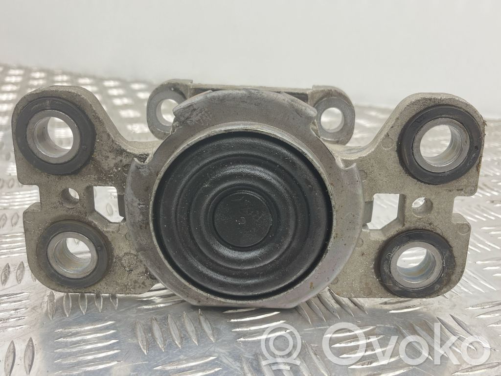 Volvo V60 Engine mount bracket 