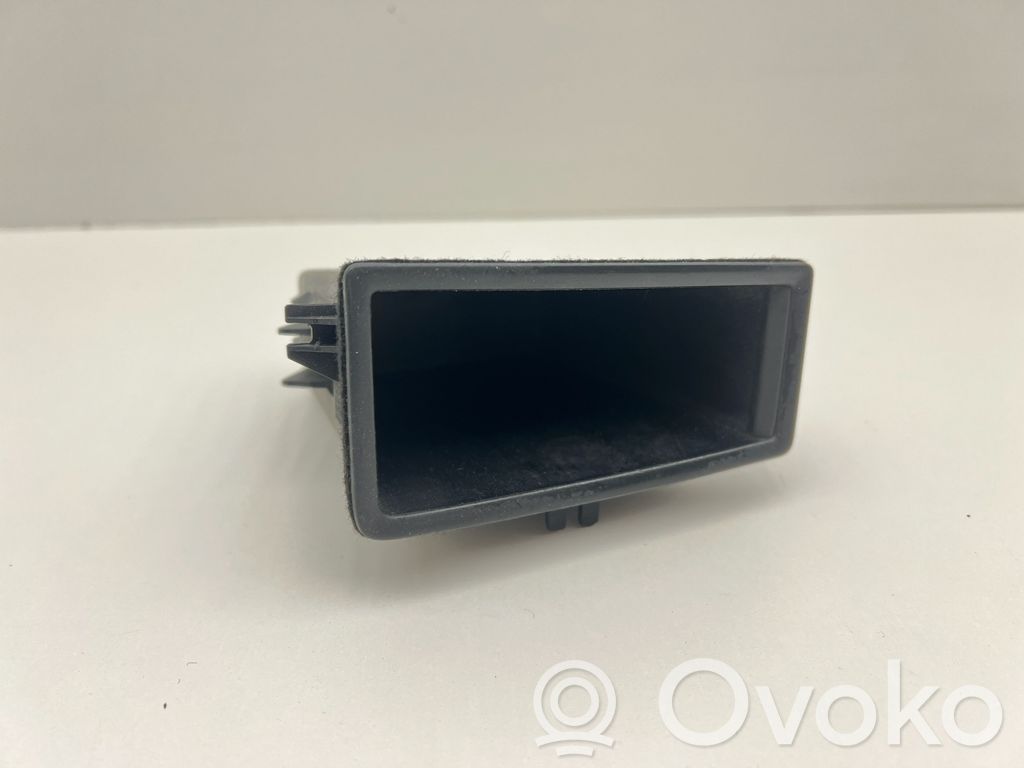 Volvo V70 plaukts 