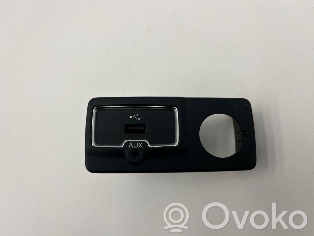 Gniazdo / Złącze USB   07357049620,35208804