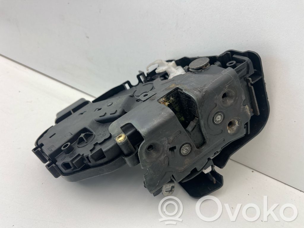 Volvo V50 Front door lock 