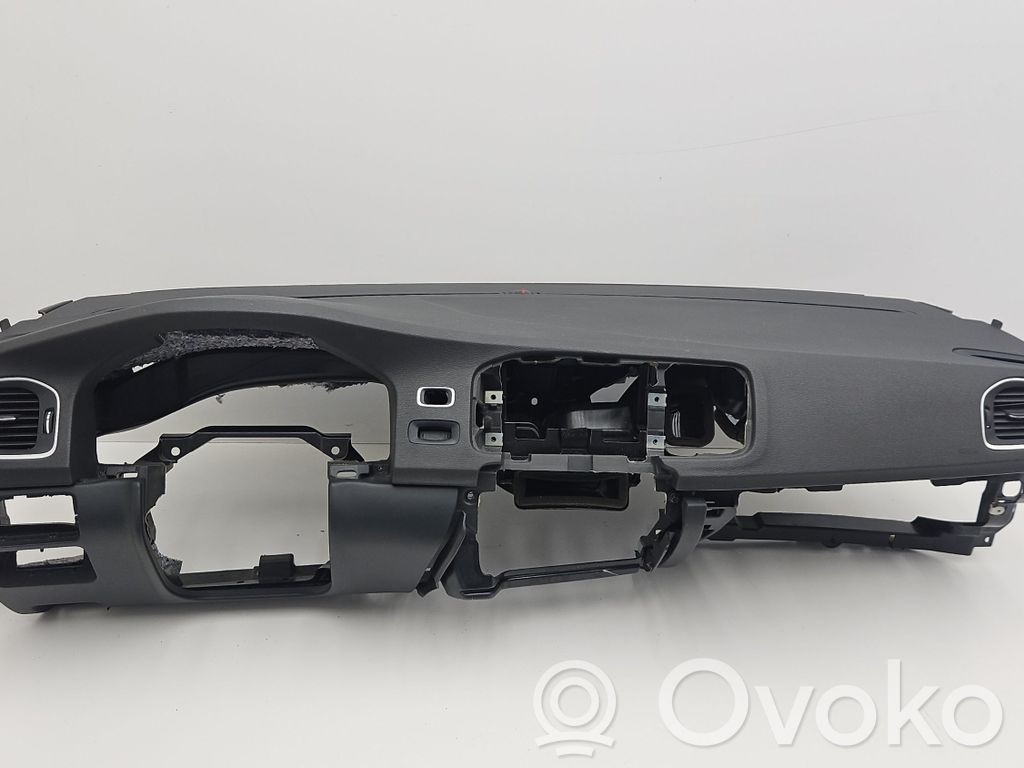 Volvo V60 Panelis 