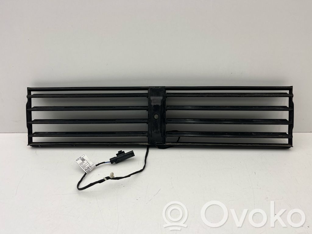 BMW X1 F48 F49 Wlot / Kanał powietrza intercoolera 